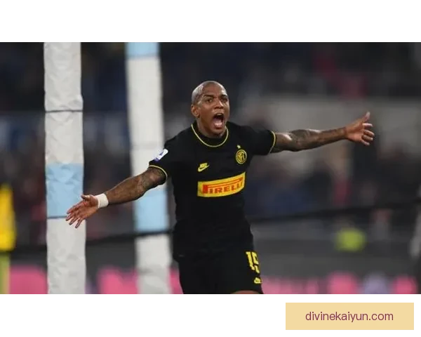 阿什利·扬在维拉近期表现稳健，防守贡献持续提升